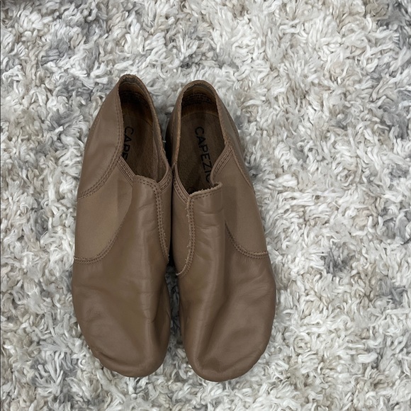 Capezio Tan Leather Slip-On Shoes dance - Picture 1 of 2